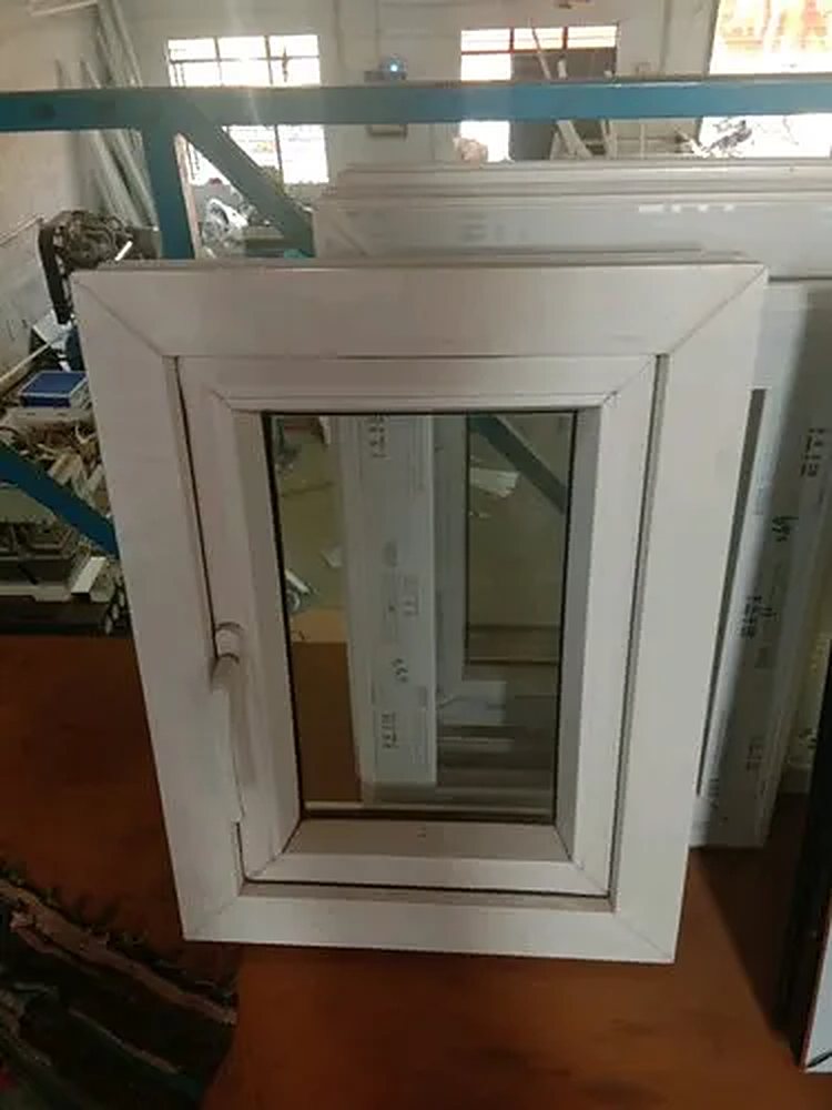 Single-sash uPVC casement window with handle by Dolphin Windows